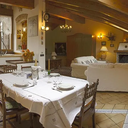 לינה וארוחת בוקר L'incanto 3*